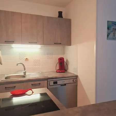 2p Cabine, 6 Couchages, Climatise, Piscine, A 150m De La Et 500m Des Commerces - Fr-1-249-141 Агд