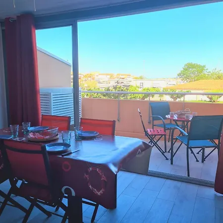2p Cabine, 6 Couchages, Climatise, Piscine, A 150m De La Et 500m Des Commerces - Fr-1-249-141 Апартаменты *